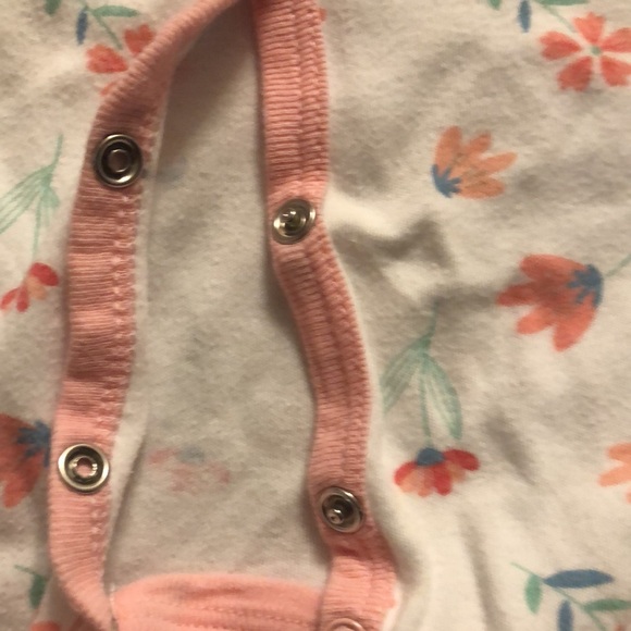 Baby girl long sleeved button up onesie - Picture 5 of 6